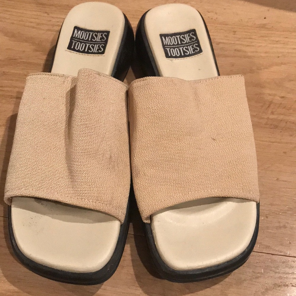 Mootsies Tootsies sandals light tan size 8 1/2